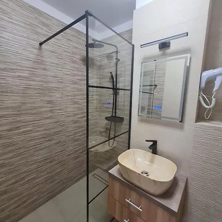 Apartment Modern Metrou Titan - Minis