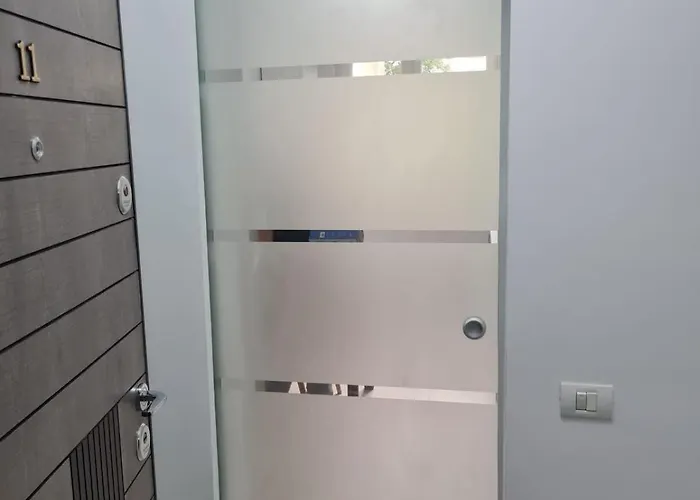 Modern Metrou Titan - Minis Бухарест